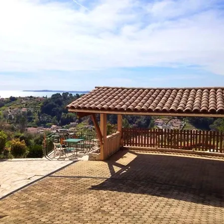 Apartment Avec Vue Sur La Piscine Partagee Et Jardin Clos A Sur A 5 Km De La